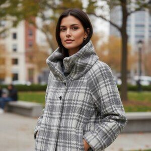 Focus 2000 Womenʼs‎ White Coat Size 12 Long Dress Coat Model 74593